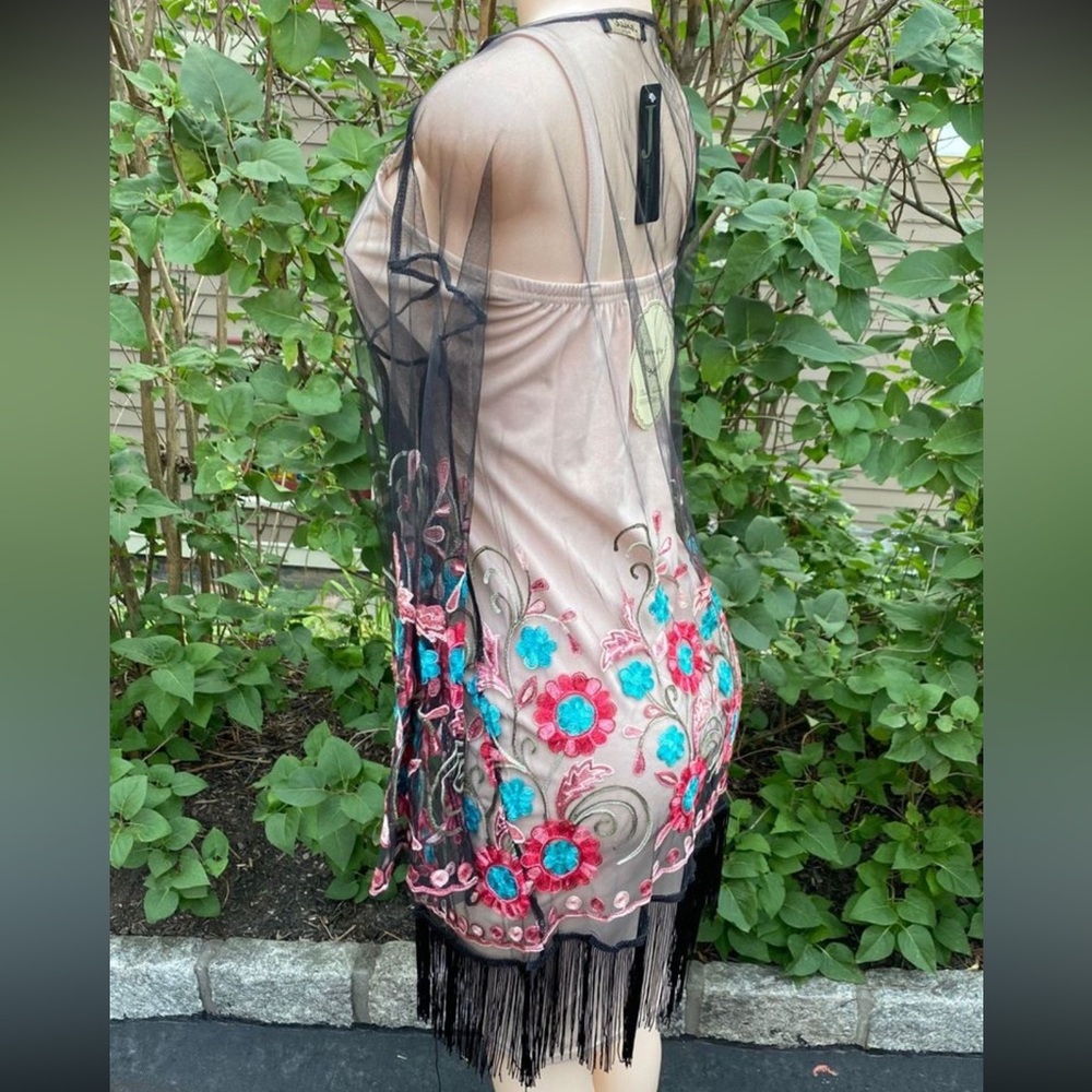 Floral pattern black cover up - Picture 3 of 4